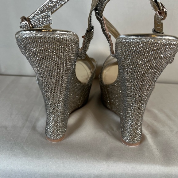 Elegant Silver Glitter Wedge Sandals - Picture 3 of 5